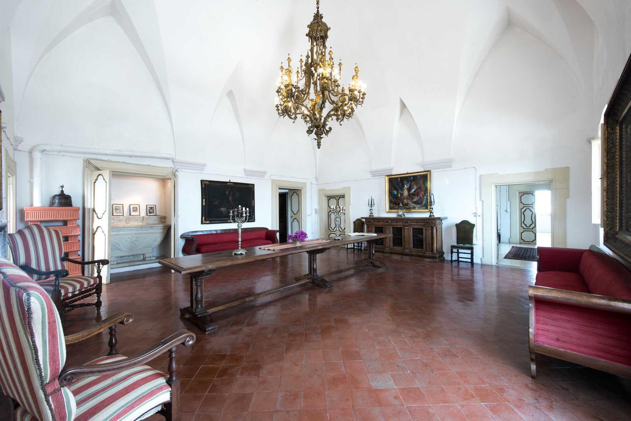 Castello Di Casamassella Bed & Breakfast Luaran gambar